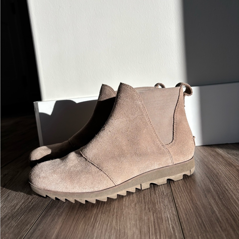 Sorel Harlow Chelsea Booties